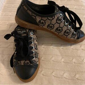 Michael Kors leather and canvas monogram tennis shoe